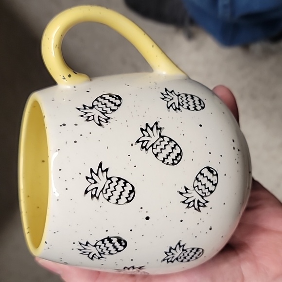 Meritage pineapple cup. About 4 in tall. - Picture 3 of 6